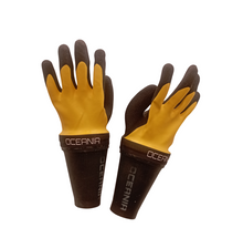 Load image into Gallery viewer, Oceania Gloves Leopard Shark
